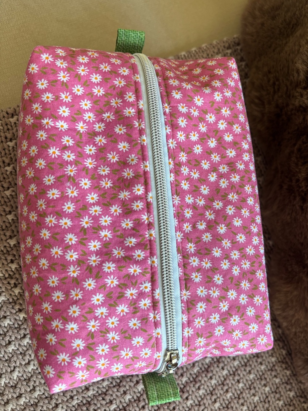 NWT daisy print Cosmetic Bag in Pink with green lining and zipper closure